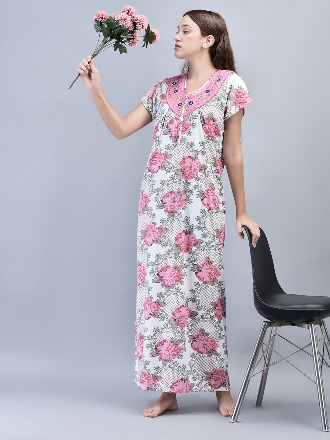 

Noty Floral Printed V-Neck Short Sleeves Maxi Nightdress, White