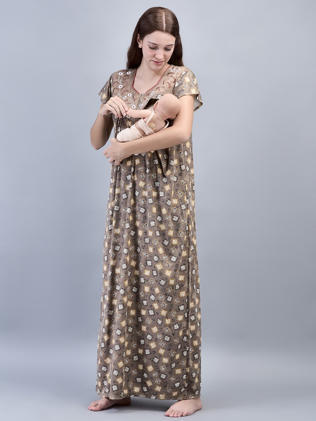 

Noty Geometric Printed V-Neck Short Sleeves Maternity Maxi Nightdress, Brown