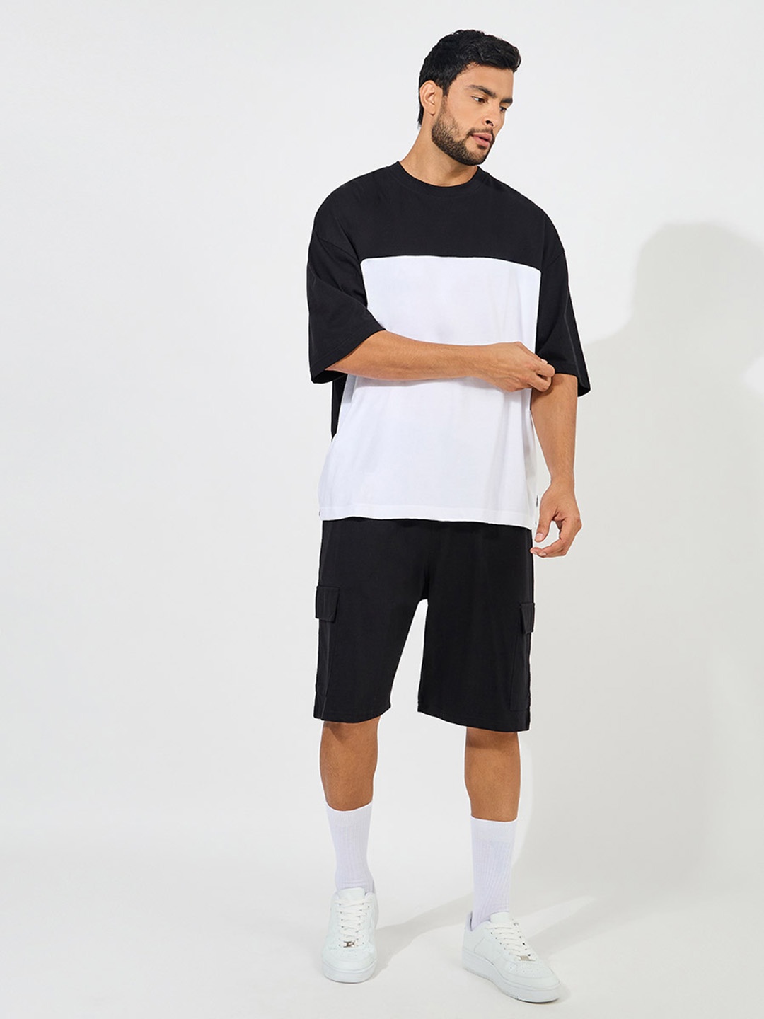 

Styli Men Colorblocked Heavy Cotton Jersey With Cargo Shorts Baggy Co-ords, Black