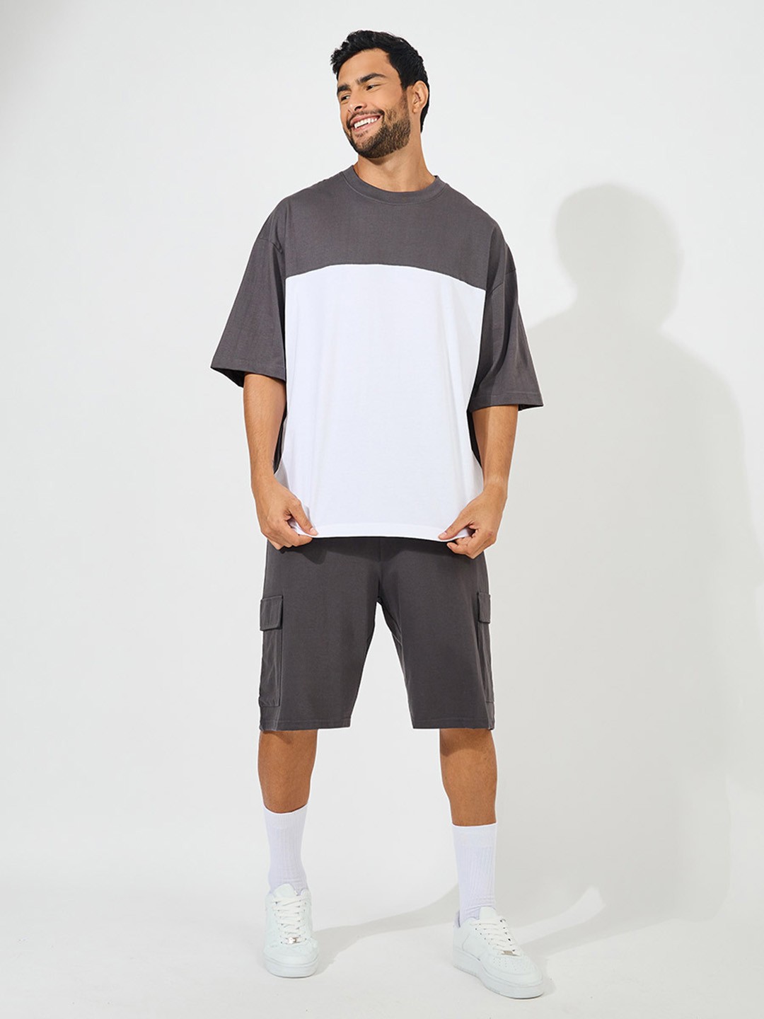 

Styli Men Colorblocked Heavy Cotton Jersey With Cargo Shorts Co-ords, Grey