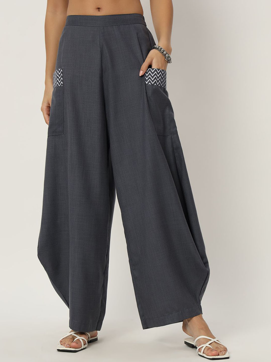 

9rasa Women Mid-Rise Relaxed Loose Fit Trousers, Grey