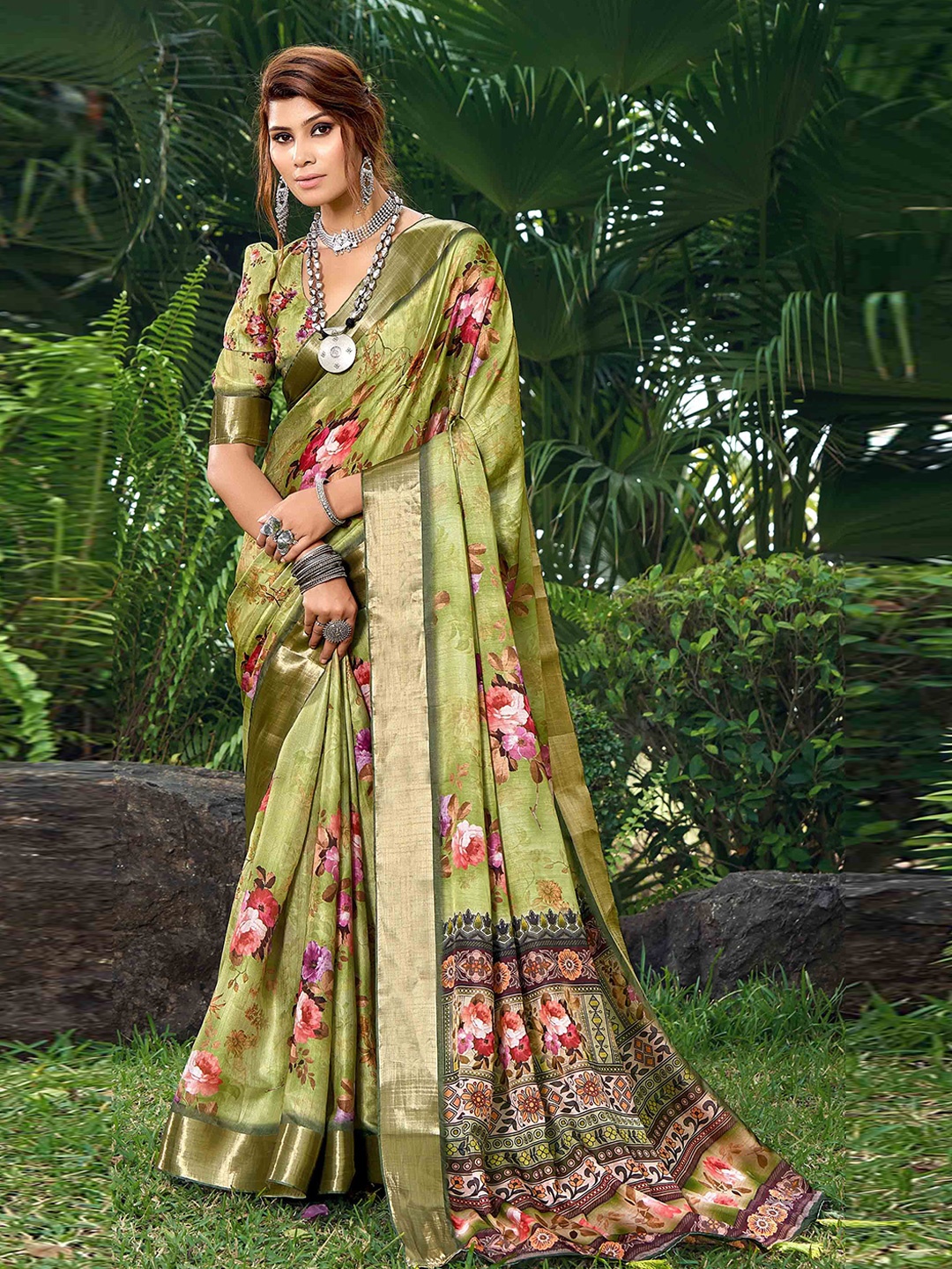 

Mitera Floral Zari Silk Blend Tussar Saree, Green