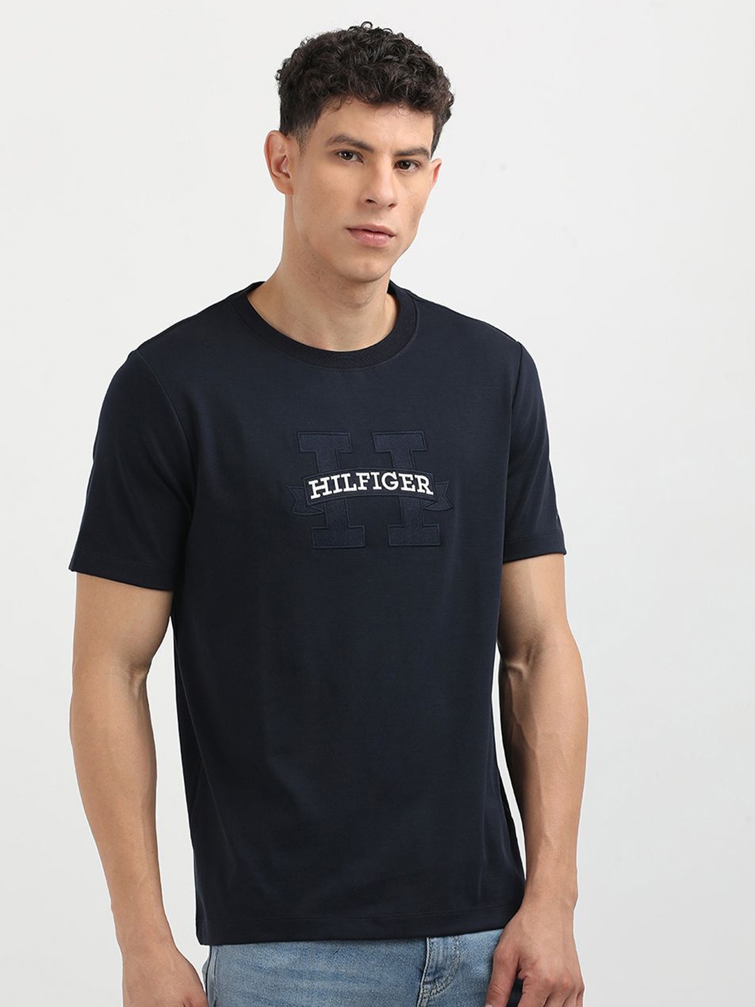 

Tommy Hilfiger Men Round Neck Embroidered Nautical T-shirt, Navy blue