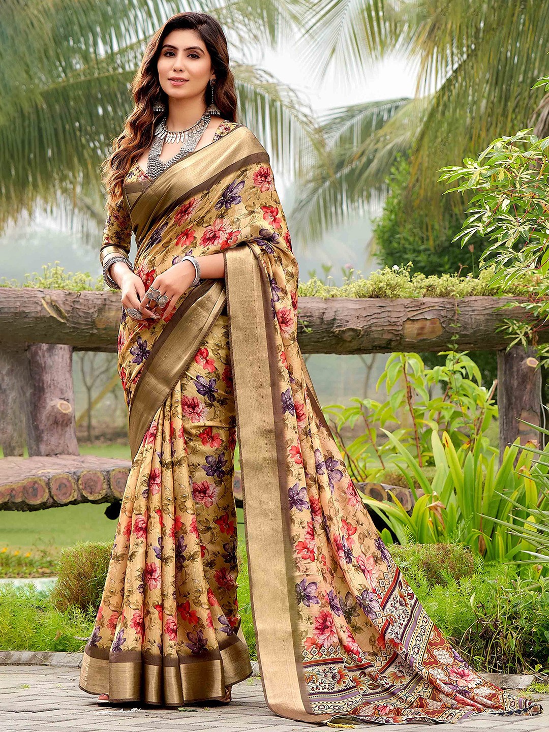

Mitera Floral Zari Tussar Saree, Beige