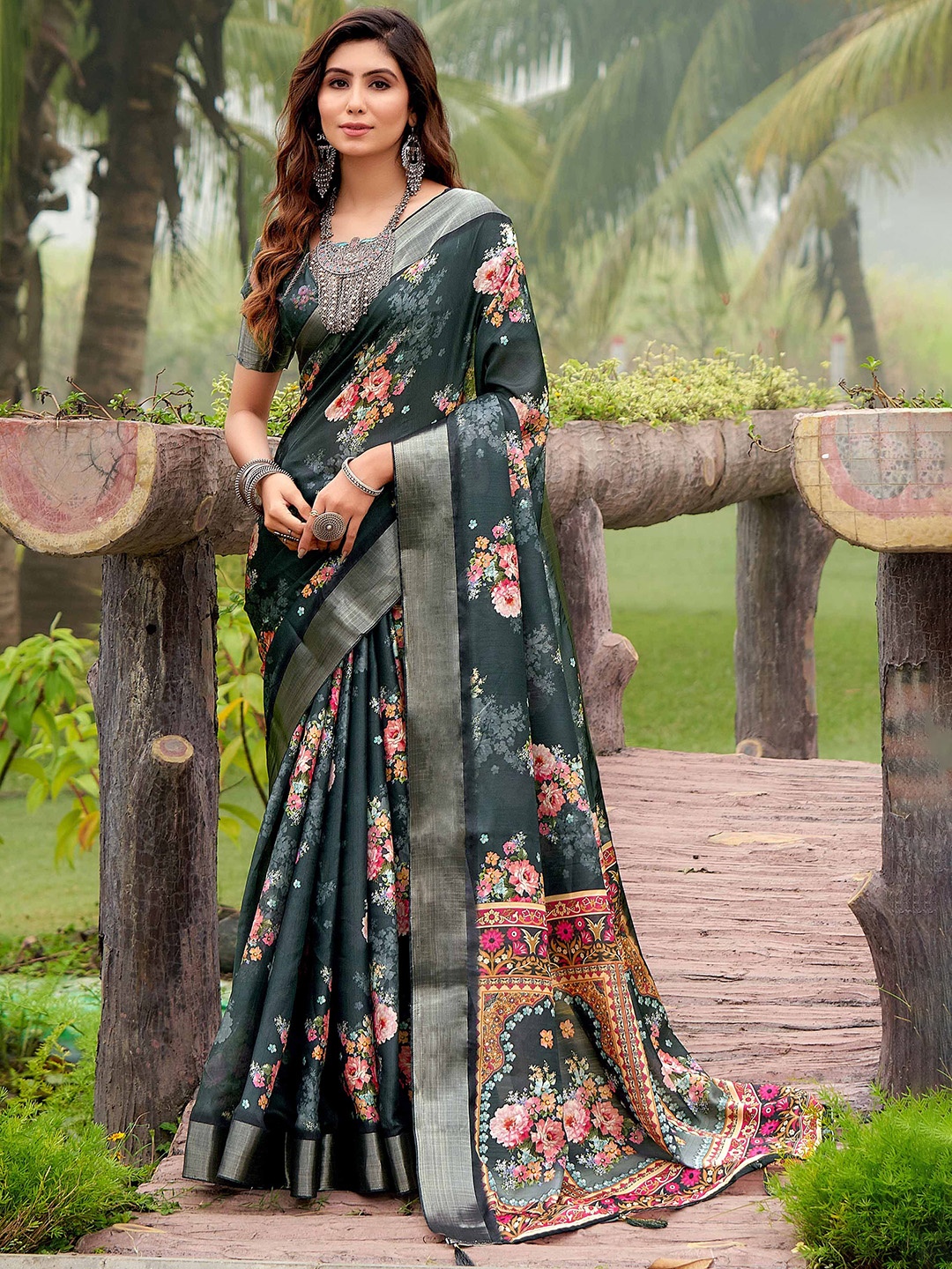

Mitera Zari Floral Tussar Saree, Green