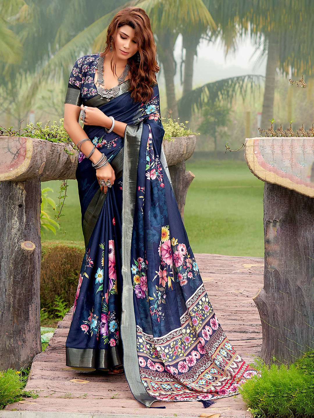 

Mitera Floral Tussar Saree, Navy blue