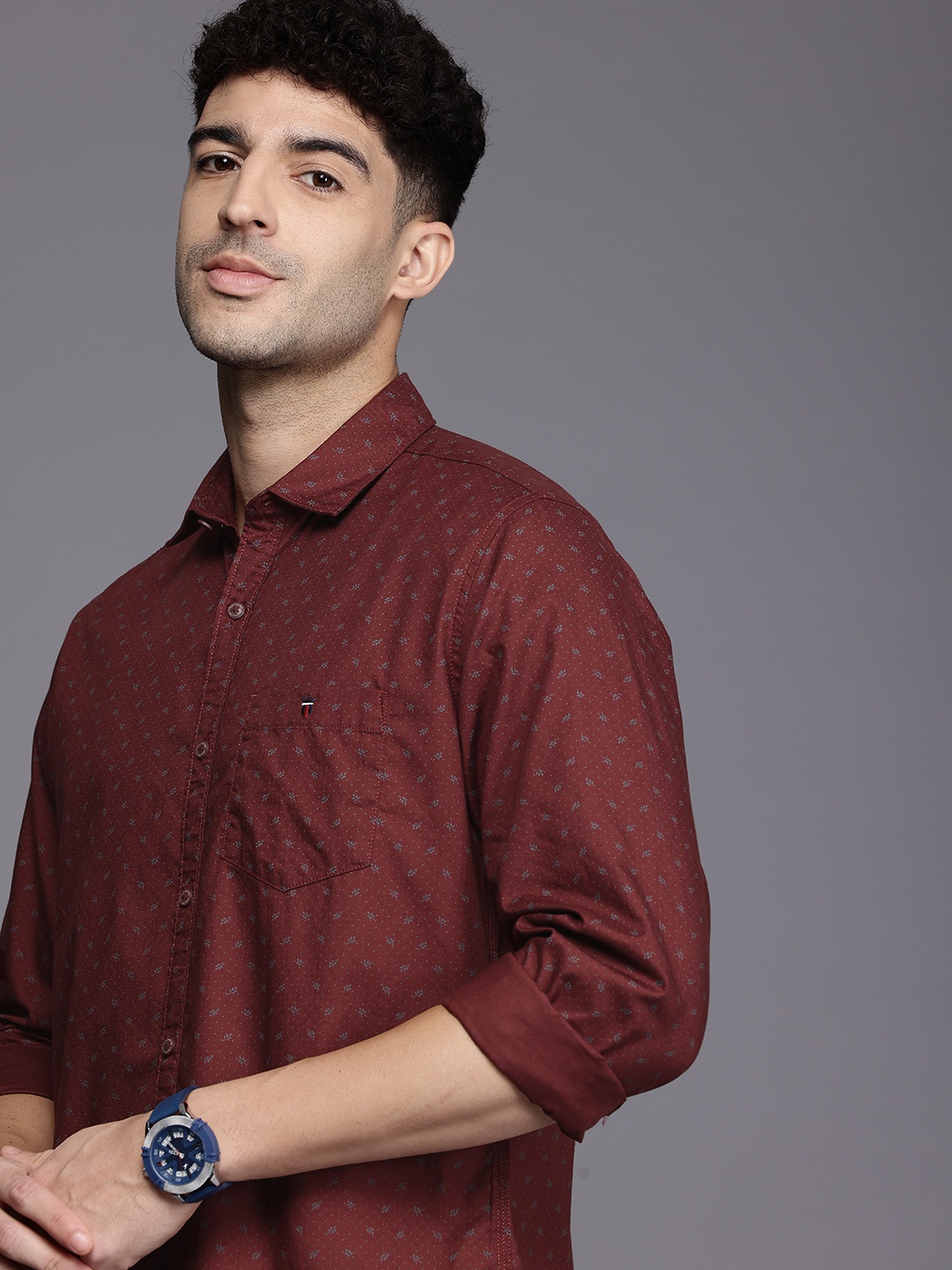 

Louis Philippe Jeans Slim Fit Micro-Ditsy Printed Pure Cotton Casual Shirt, Maroon