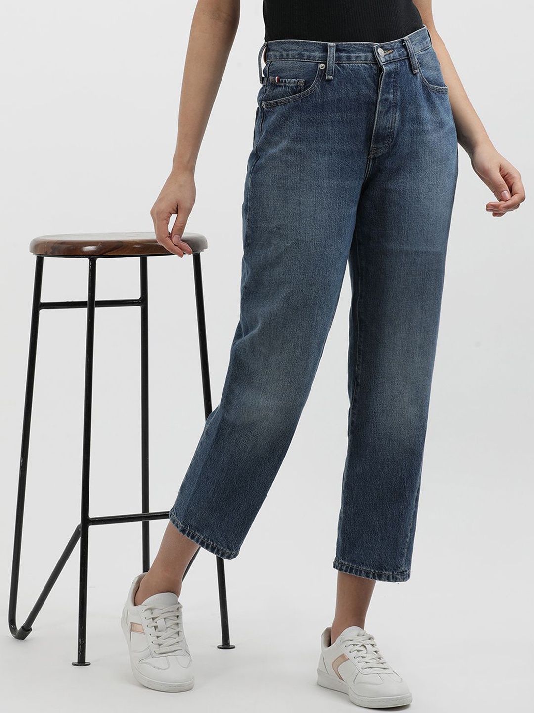 

Tommy Hilfiger Women Straight Fit Mid-Rise Fashion Heavy Fade Jeans, Blue