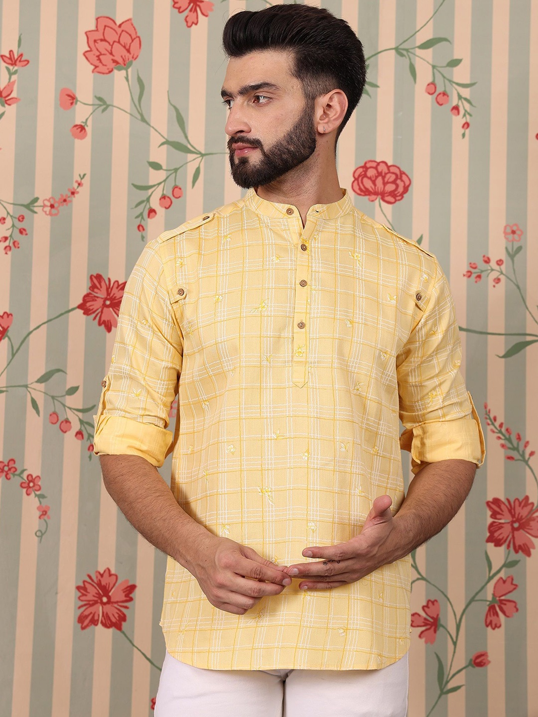 

Ode by House of Pataudi Men Checked Printed Short Kurta, Yellow