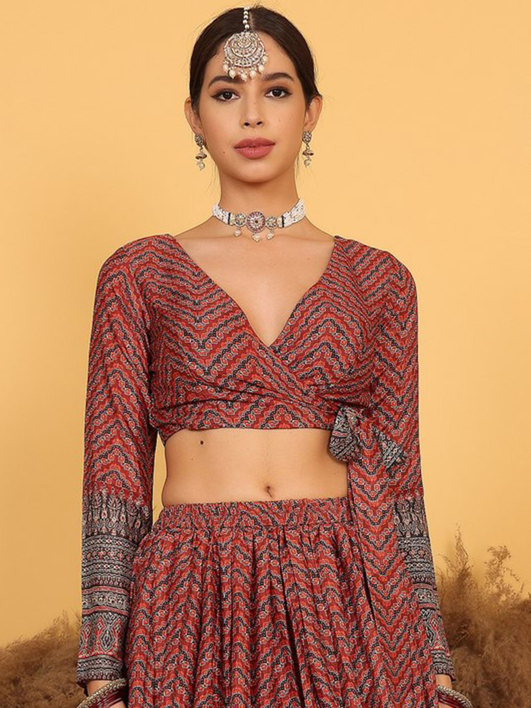 

Ethnovog Printed V-Neck Saree Blouse, Brown