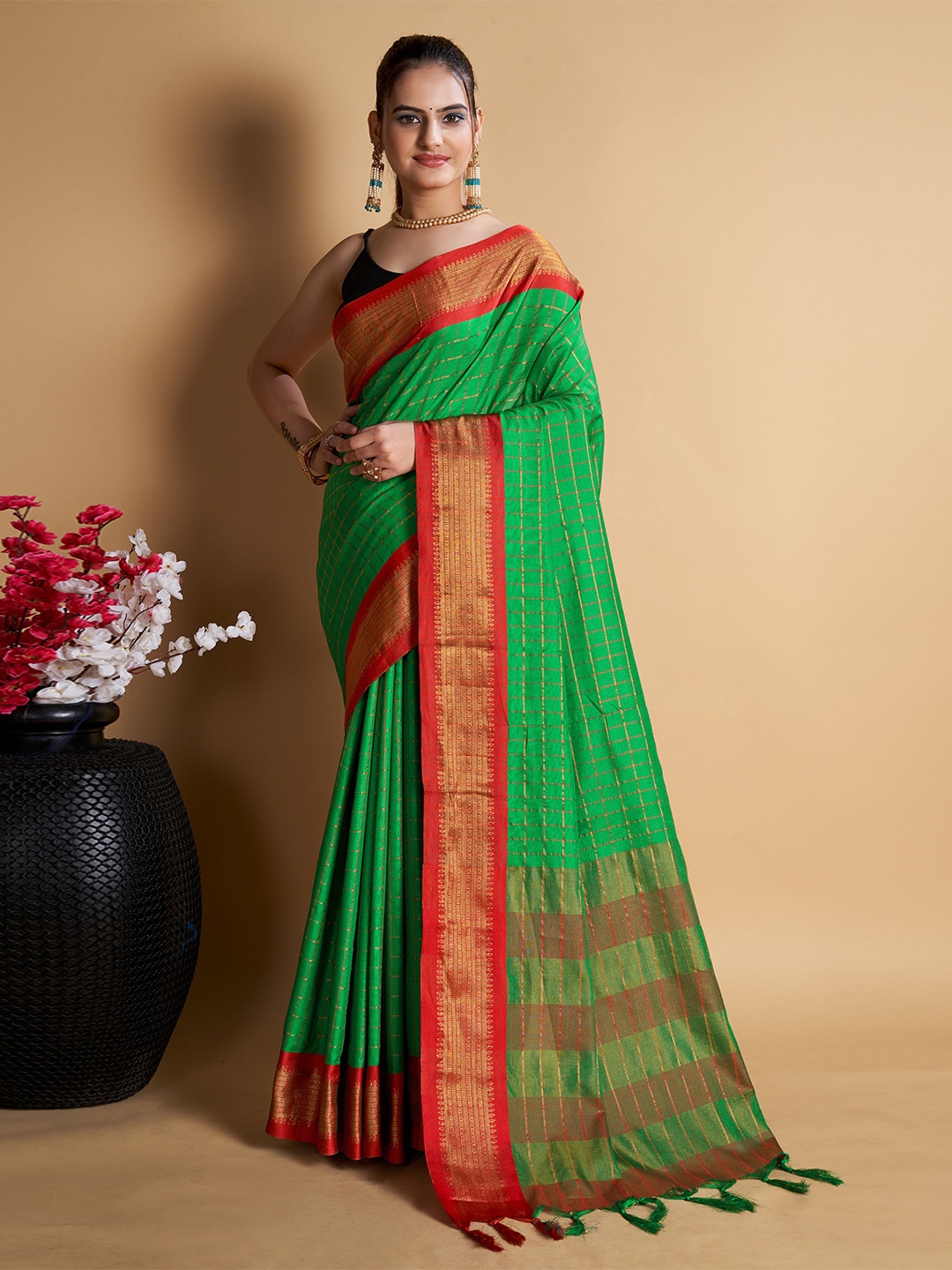 

bansari textiles Ethnic Motifs Zari Banarasi Saree, Green