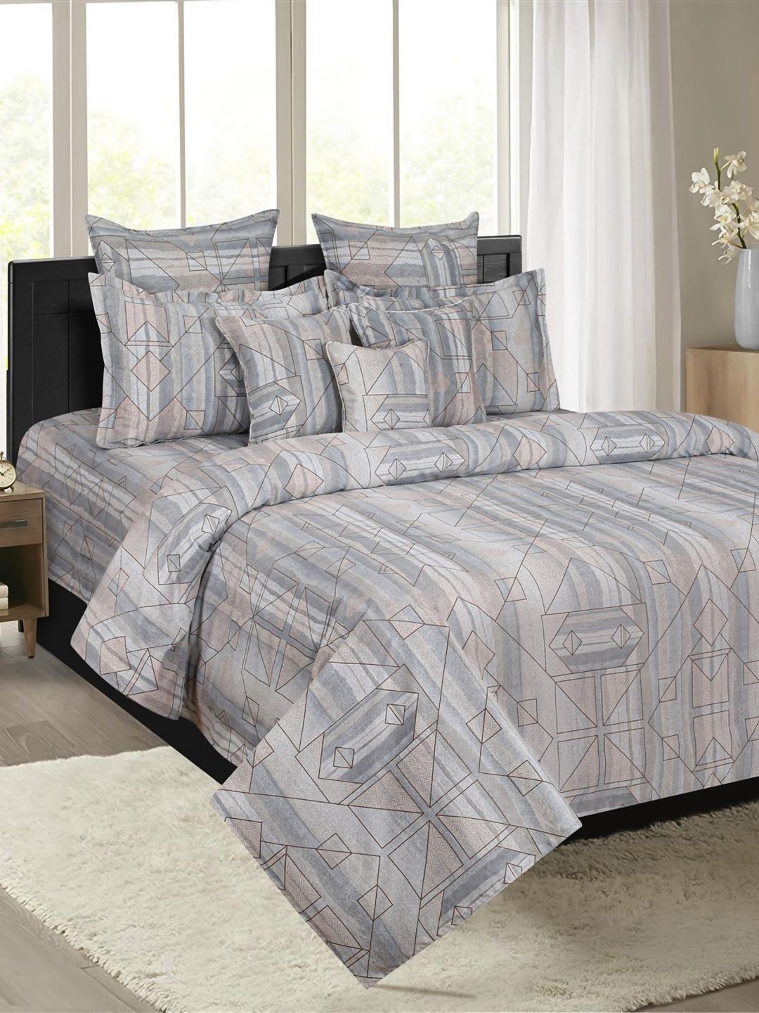 

Aura Grey Geometric 210 TC King Bedsheet with 2 Pillow Covers