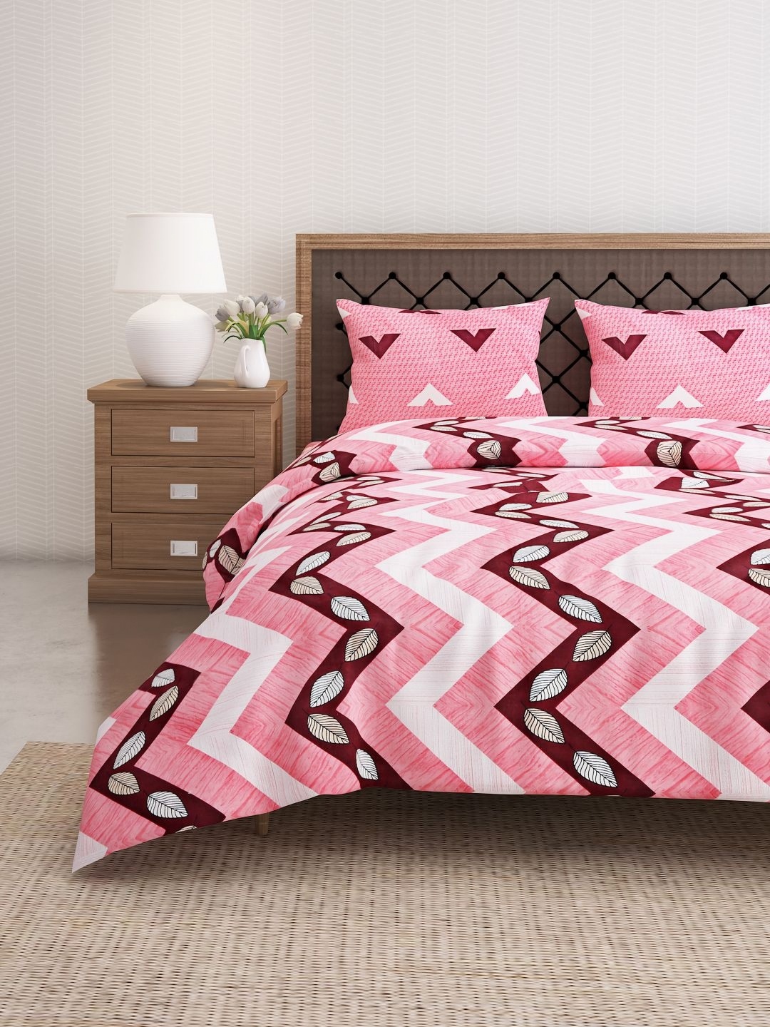 

Aura Rust & Pink 140 TC King Bedsheet with 2 Pillow Covers