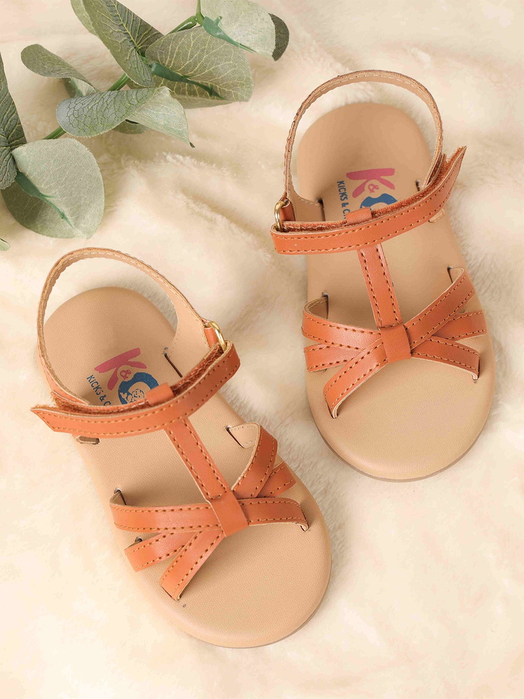 

KICKS & CRAWL Girls Dreamy Bliss Open Toe Flats, Tan