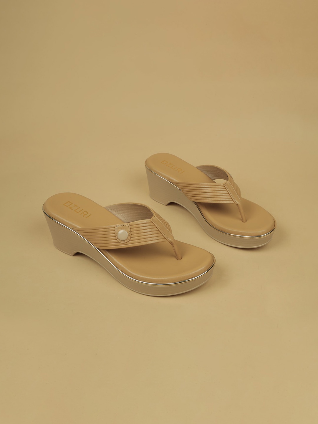 

Ozuri Women Textured Block Sandals, Coffee brown