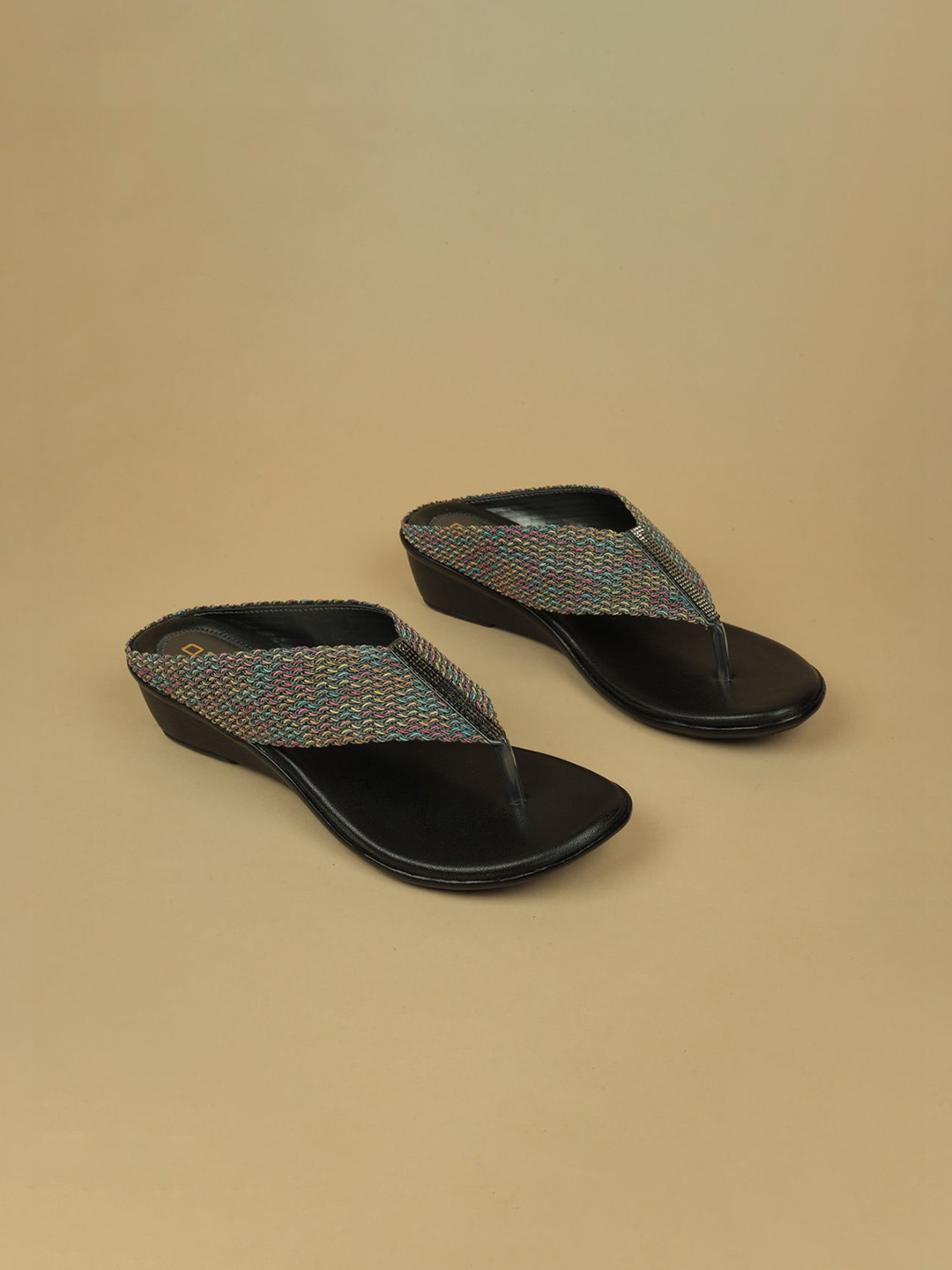 

Ozuri Textured Platform Sandals, Grey