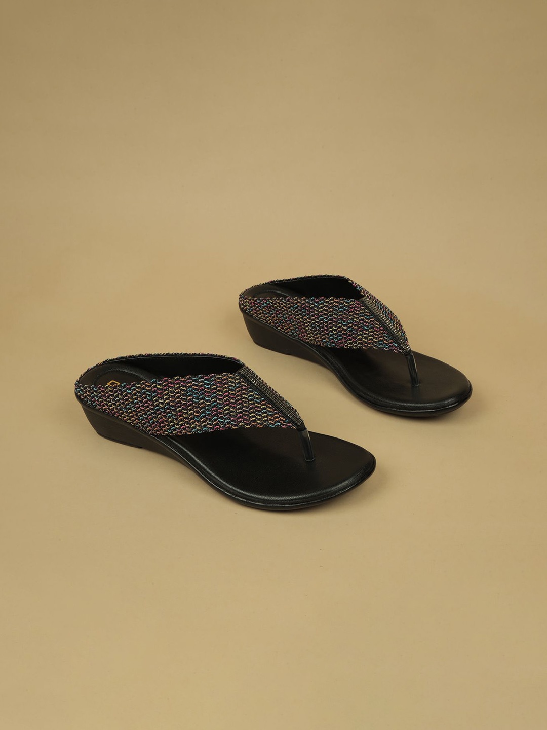 

Ozuri Textured Wedge with, Black