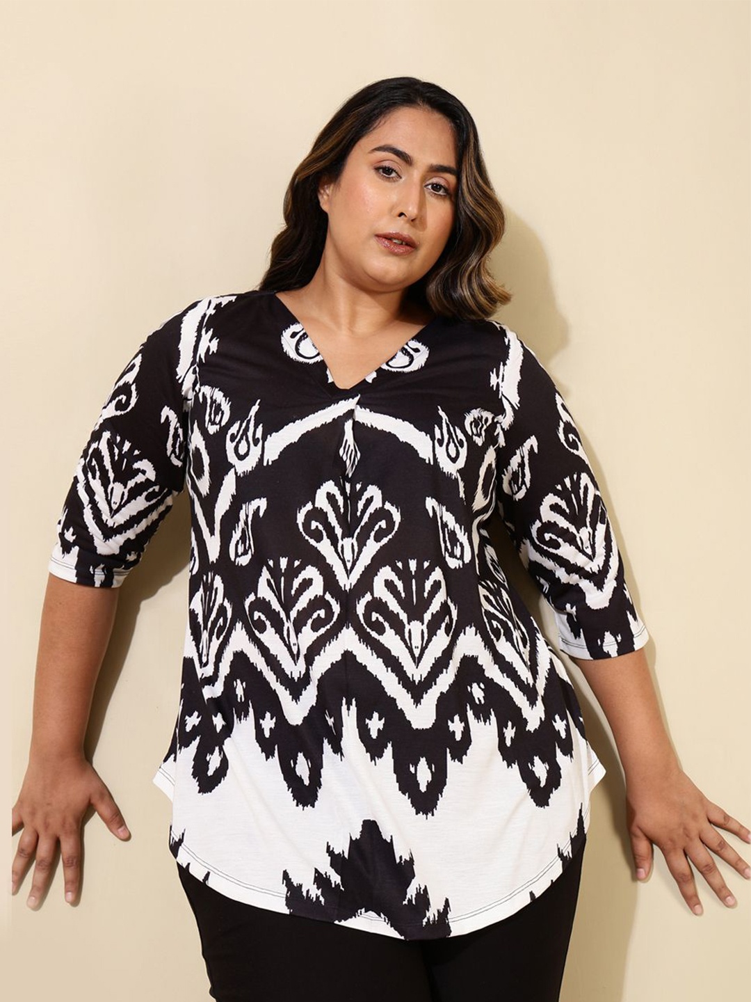 

Amydus V-Neck Printed Plus Size Top, White