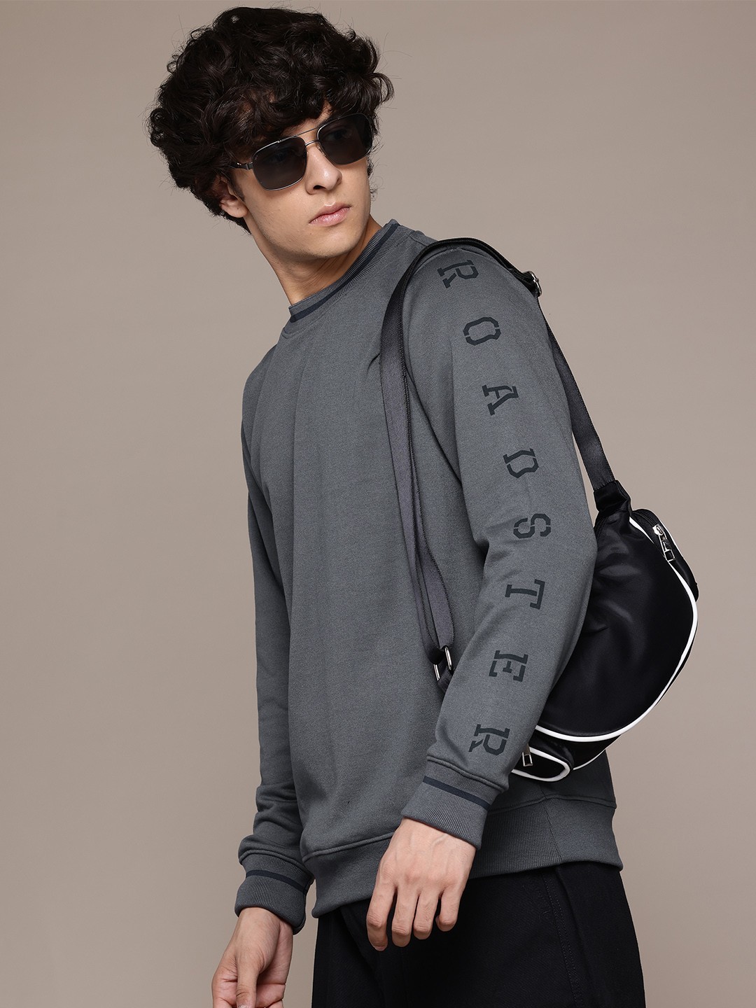 

The Roadster Lifestyle Co. Men Solid Sweatshirt, Grey