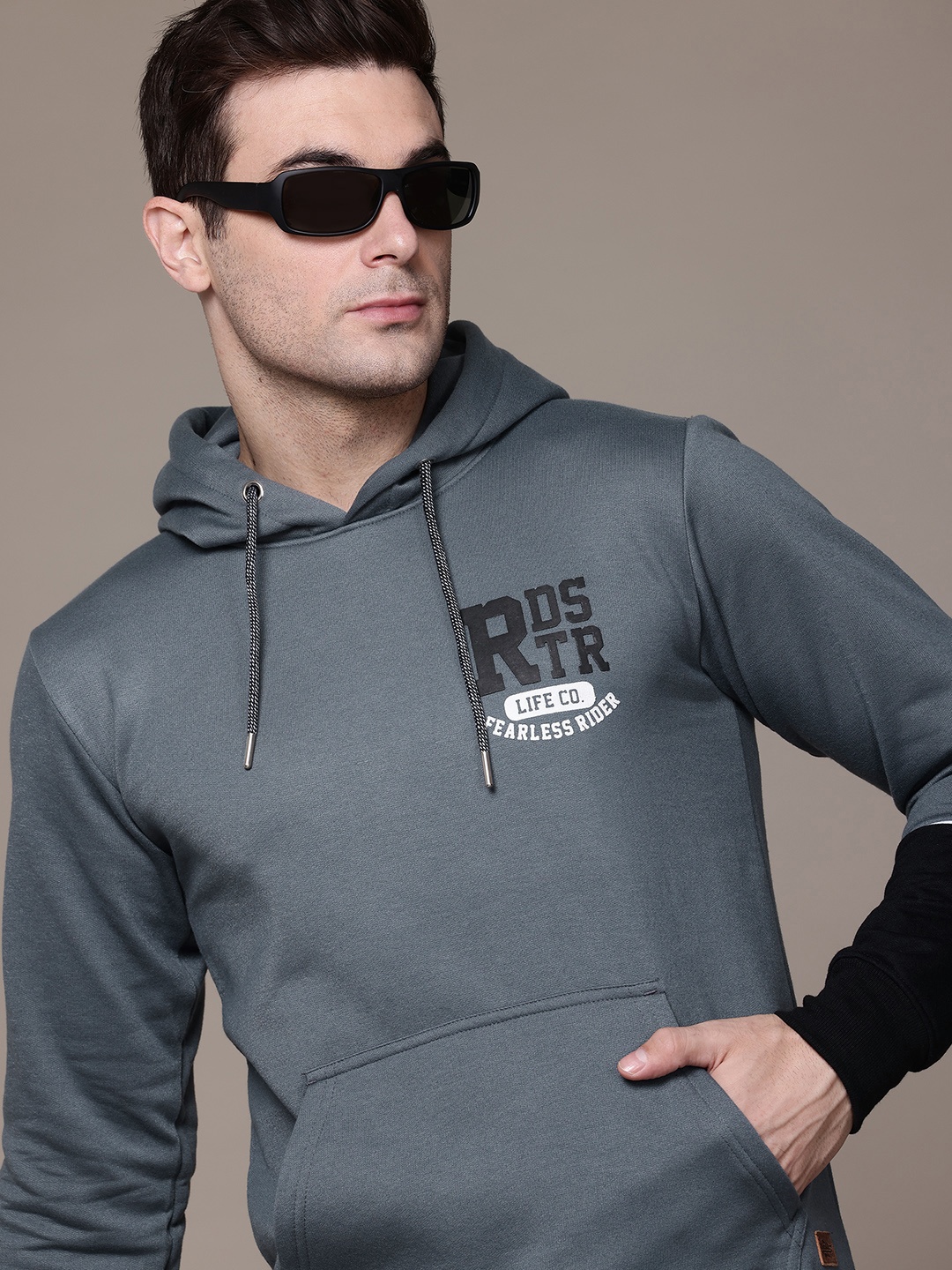 

The Roadster Life Co. Brand Logo Printed Hooded Sweatshirt, Grey