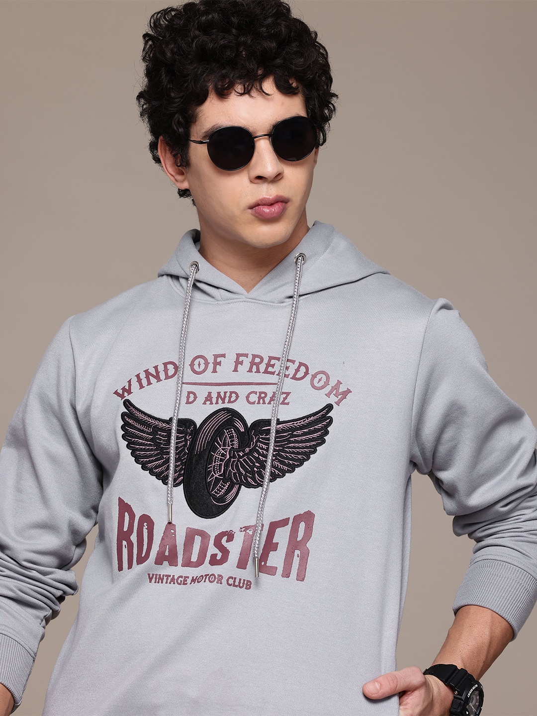 

The Roadster Lifestyle Co. Men Printed Hooded Sweatshirt, Grey