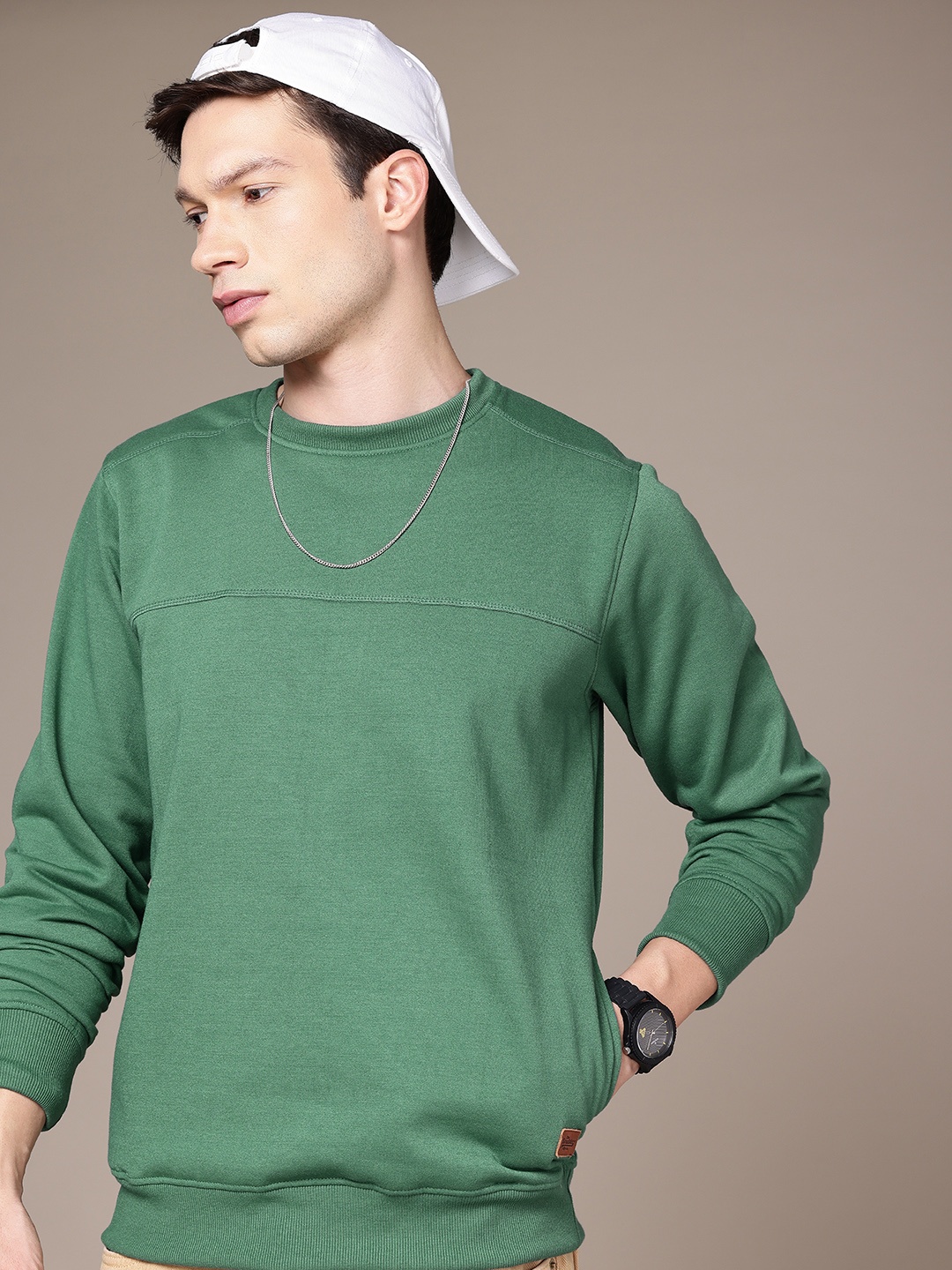 

The Roadster Life Co. Solid Regular Fit Sweatshirt, Green
