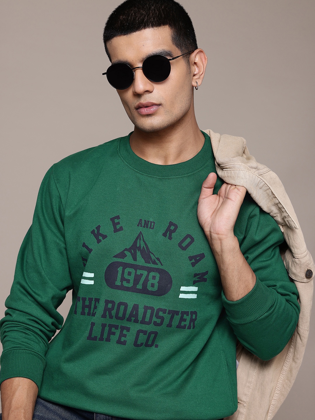 

The Roadster Lifestyle Co. Round Neck Printed Sweatshirt, Green