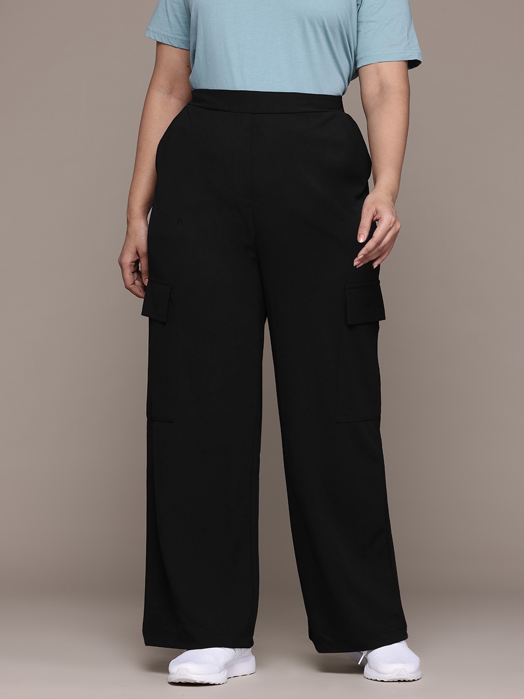 

The Roadster Lifestyle Co. Women High-Rise Cargos Trousers, Black