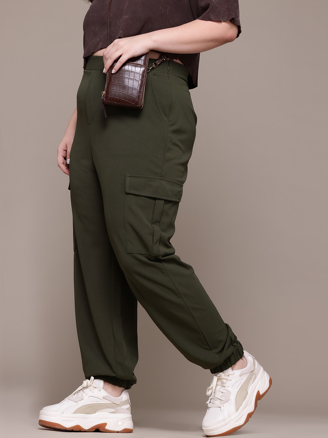 

The Roadster Lifestyle Co. Women Plus Size Pleated Joggers, Olive