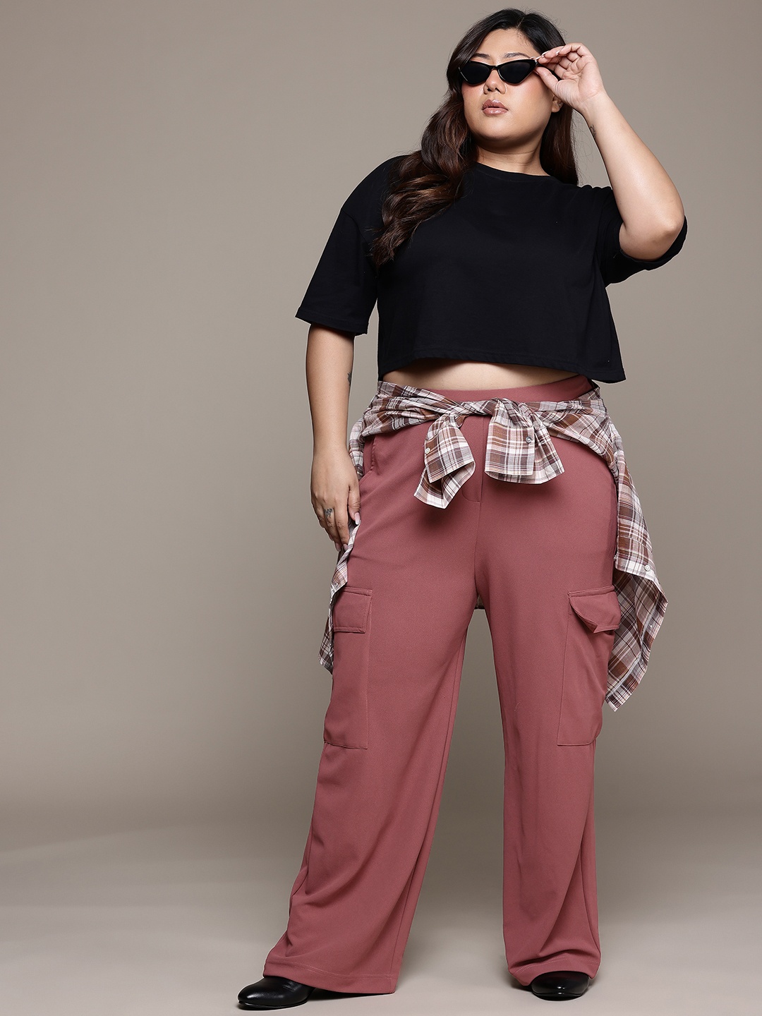 

The Roadster Lifestyle Co. Women Plus Size Cargos Style Trousers, Rose