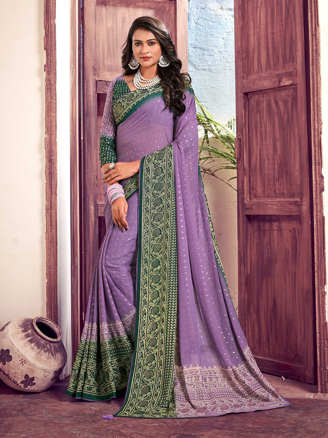 

Mitera Ethnic Motifs Saree With Blouse Piece, Lavender