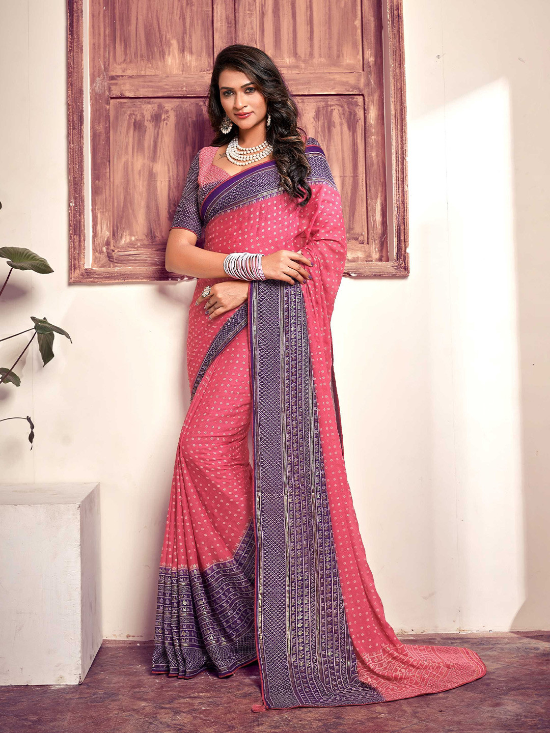 

Mitera Woven Design Saree, Pink