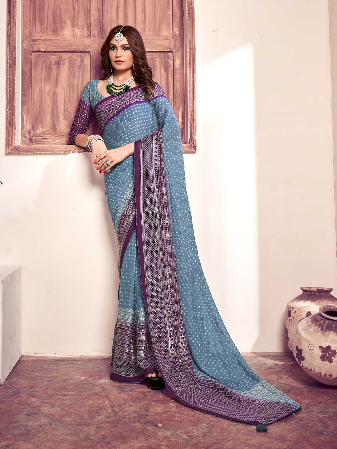

Mitera Woven Design Saree, Grey