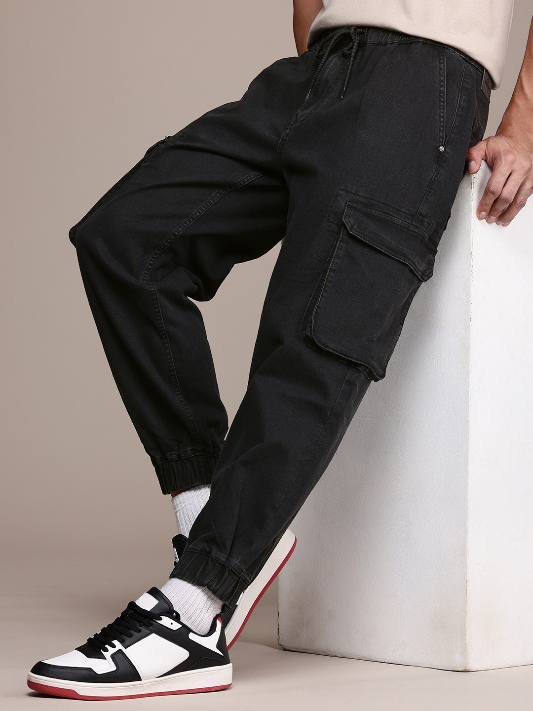 

WROGN Men Jogger Stretchable Jeans, Black