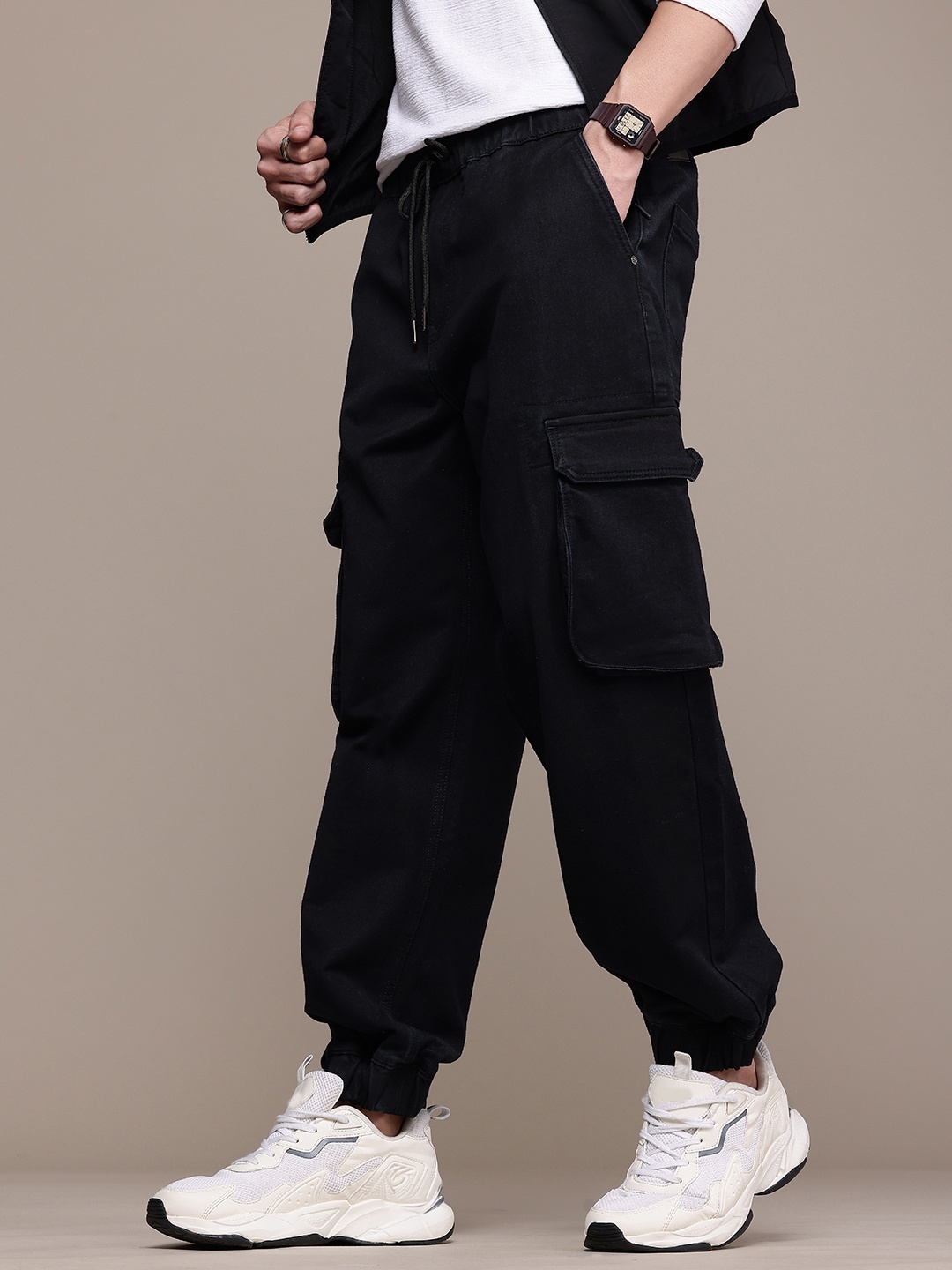 

WROGN Men Oversized Cargo Styles Jogger, Navy blue