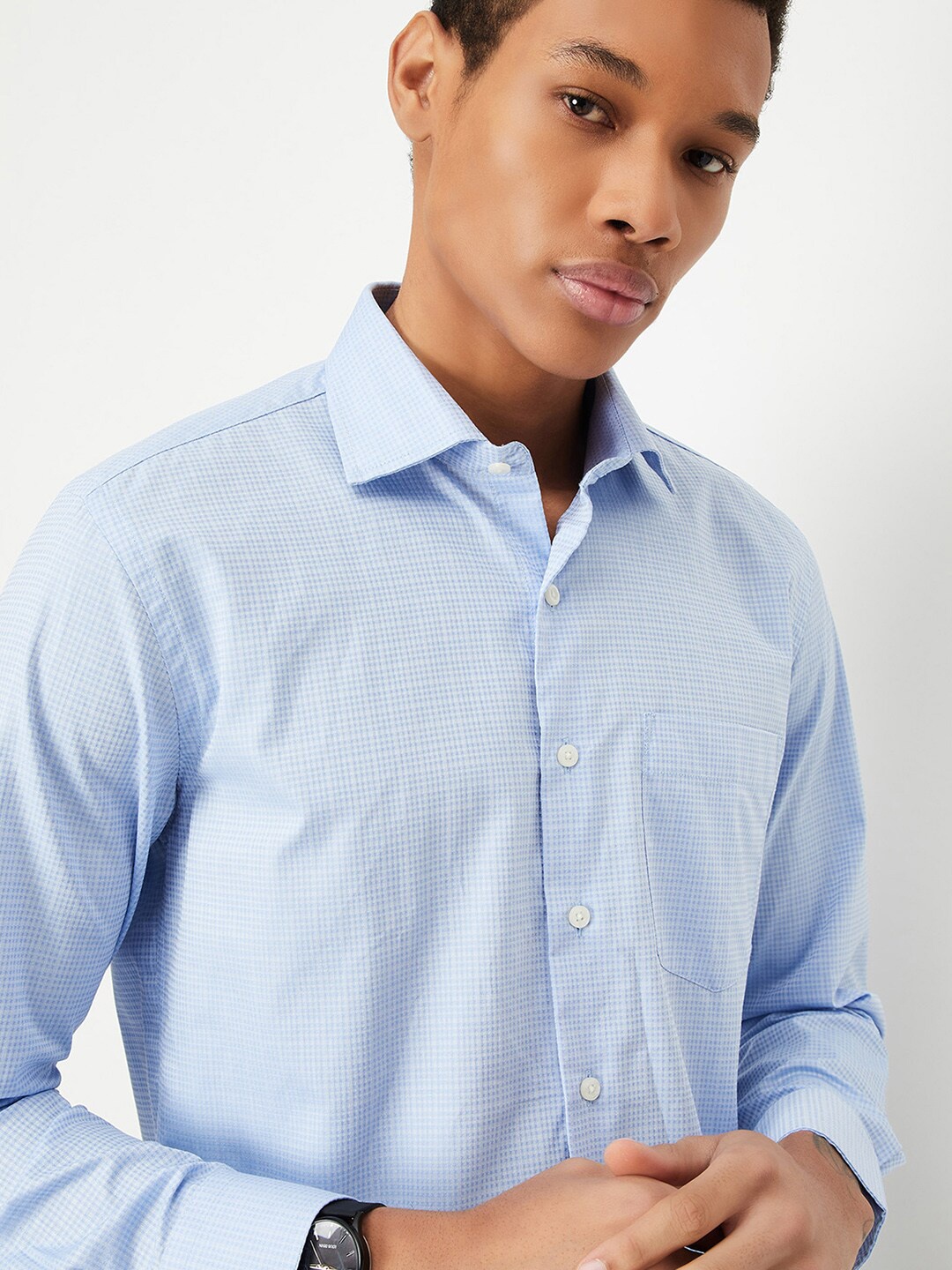 

max Men Micro Checks Opaque Casual Shirt, Blue