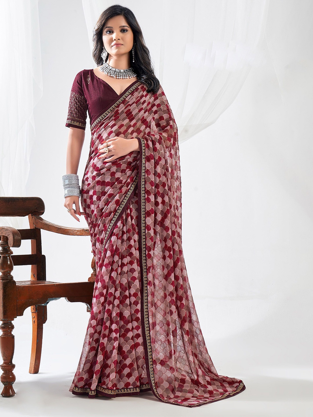 

Mitera Poly Georgette Saree, Magenta