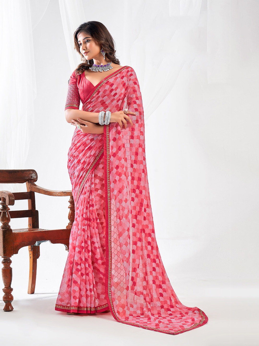 

Mitera Poly Georgette Saree, Peach