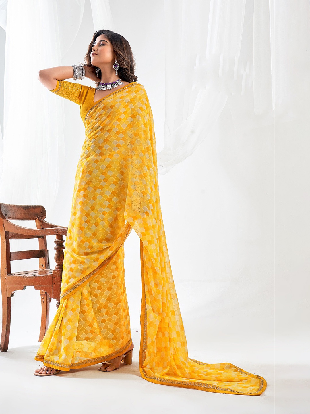 

Mitera Geometric Printed Saree, Yellow