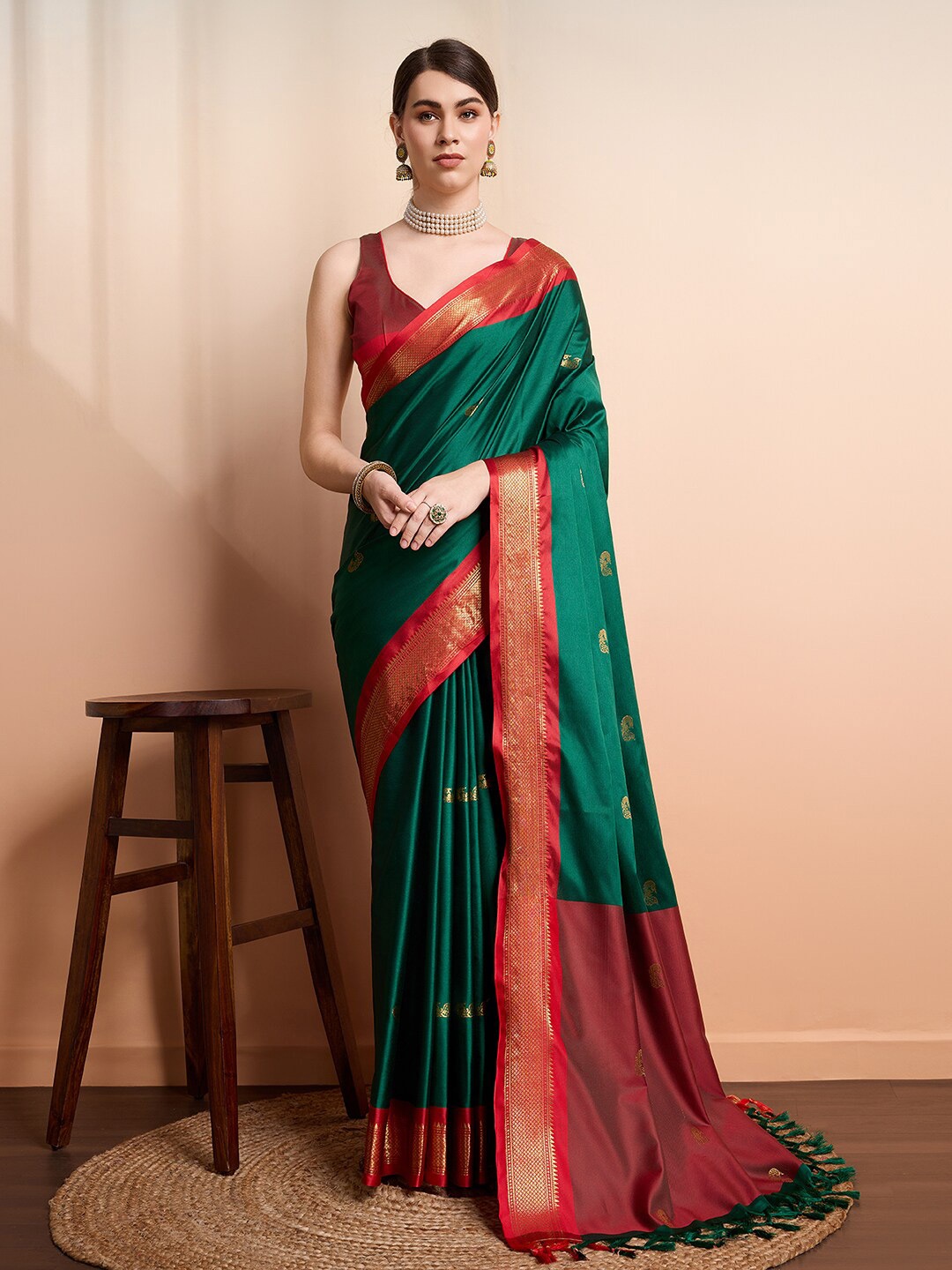 

SGF11 Ethnic Motifs Woven Design Zari Kanjeevaram Silk Saree, Green