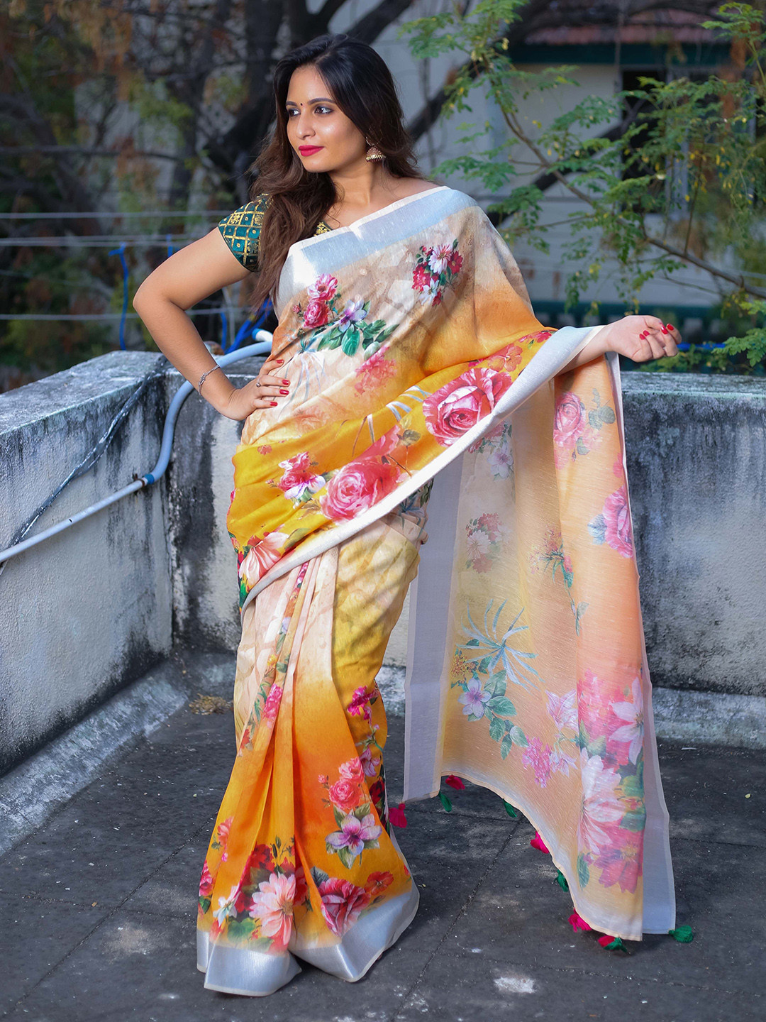 

Kaizen TEXO FAB Floral Tussar Saree, Orange