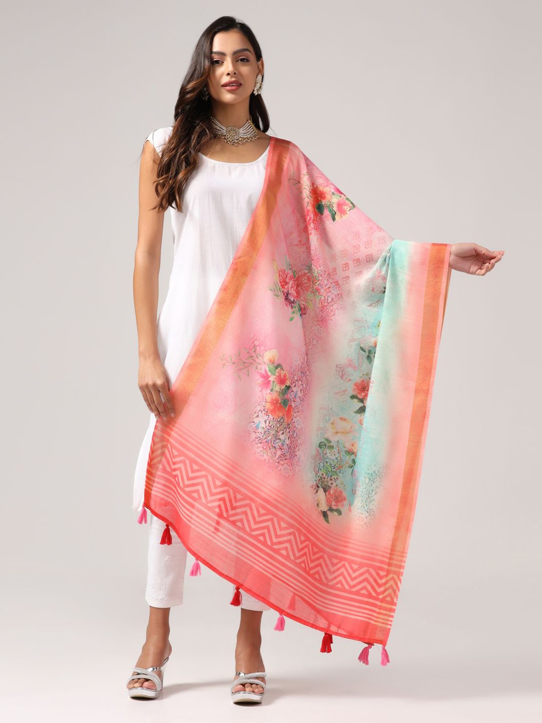 

Kaizen TEXO FAB Printed Linen Dupatta with Zari, Peach