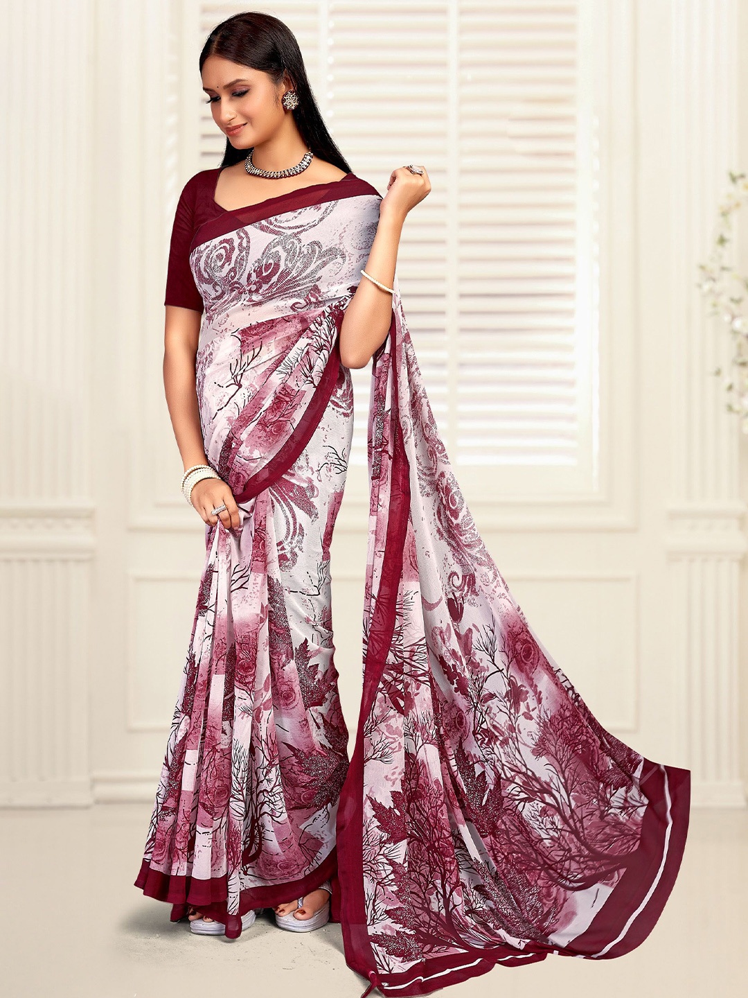 

Mitera Floral Saree With Blouse Piece, Magenta