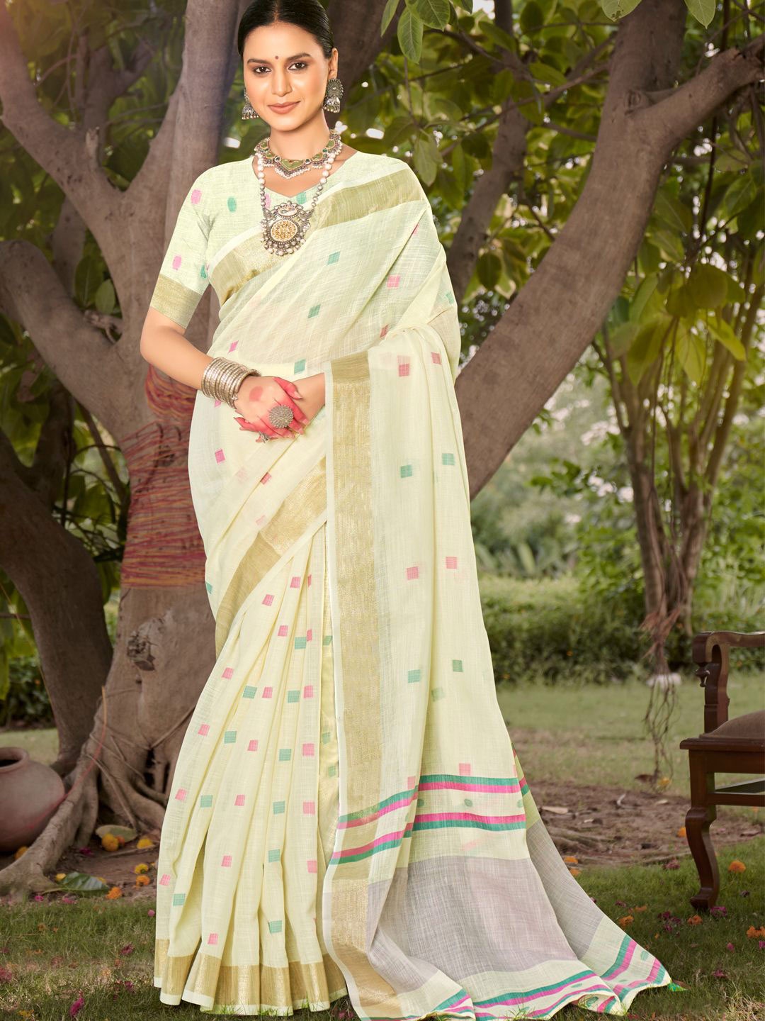 

SANGAM PRINTS Woven Design Zari Tussar Saree, Off white