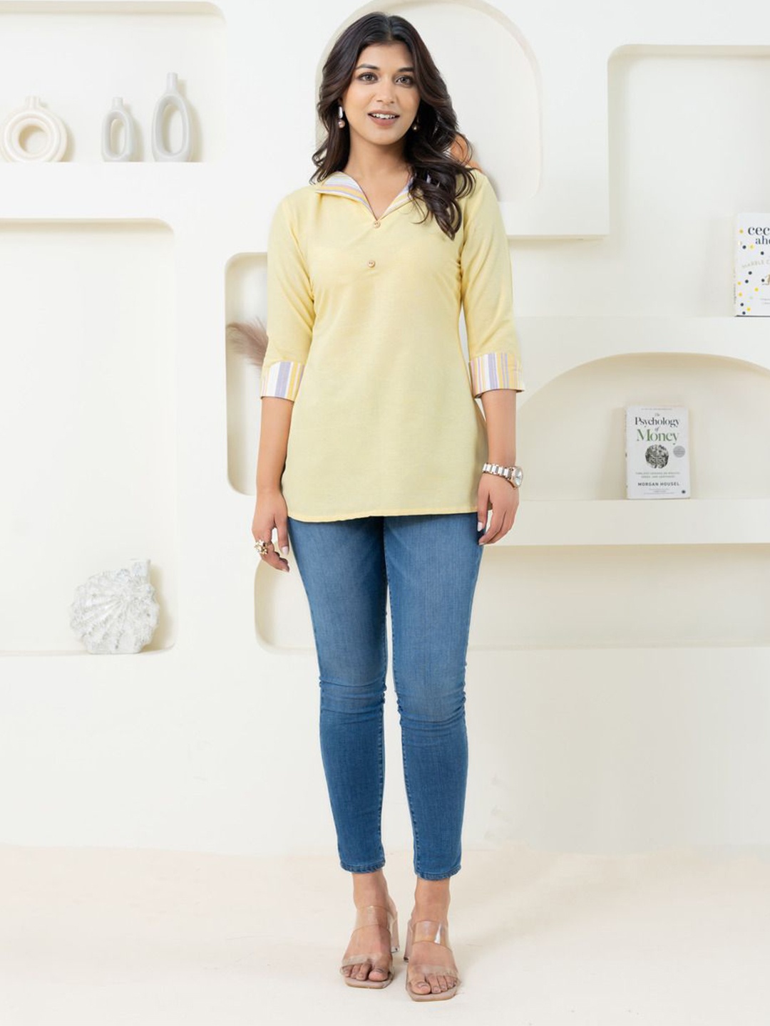 

WEAVLLITE Solid V-Neck Tunic, Yellow