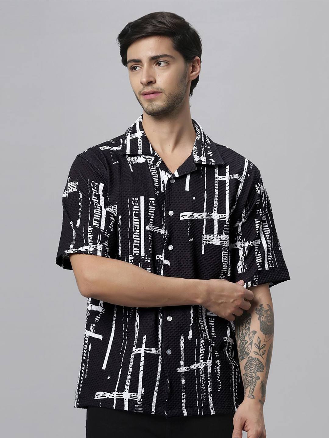 

N AND J Men Relaxed Opaque Printed Casual Shirt, Black