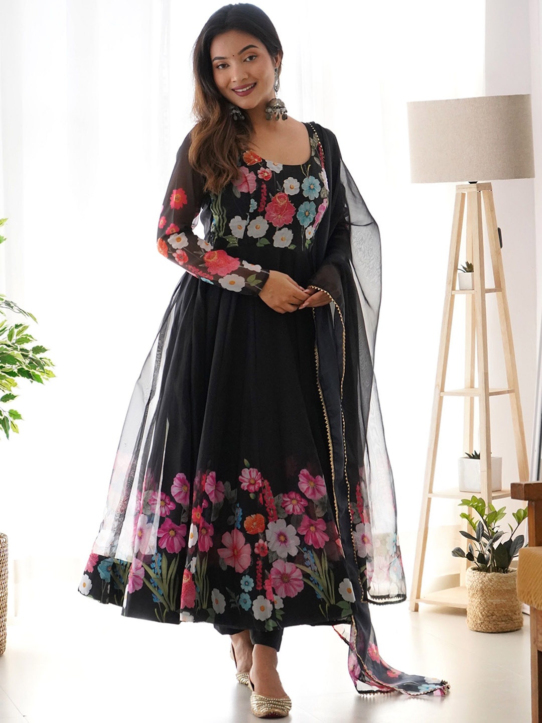 

KALINI Women Floral Printed Regular Kurta with Trousers & With Dupatta, Black