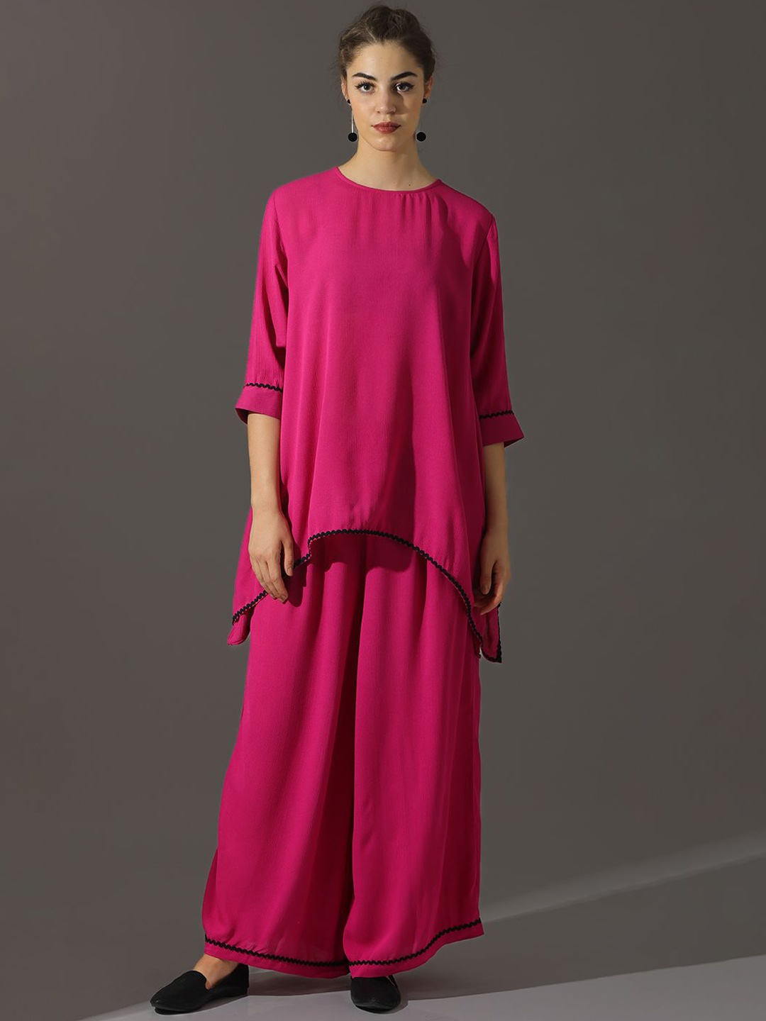 

Dora Dori Solid Round Neck Laced Top With Palazzo, Fuchsia