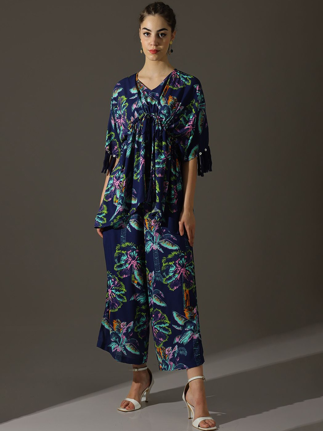 

Dora Dori Relaxed Fit Floral Print V-Neck Kimono Sleeves Top & Palazzo, Navy blue