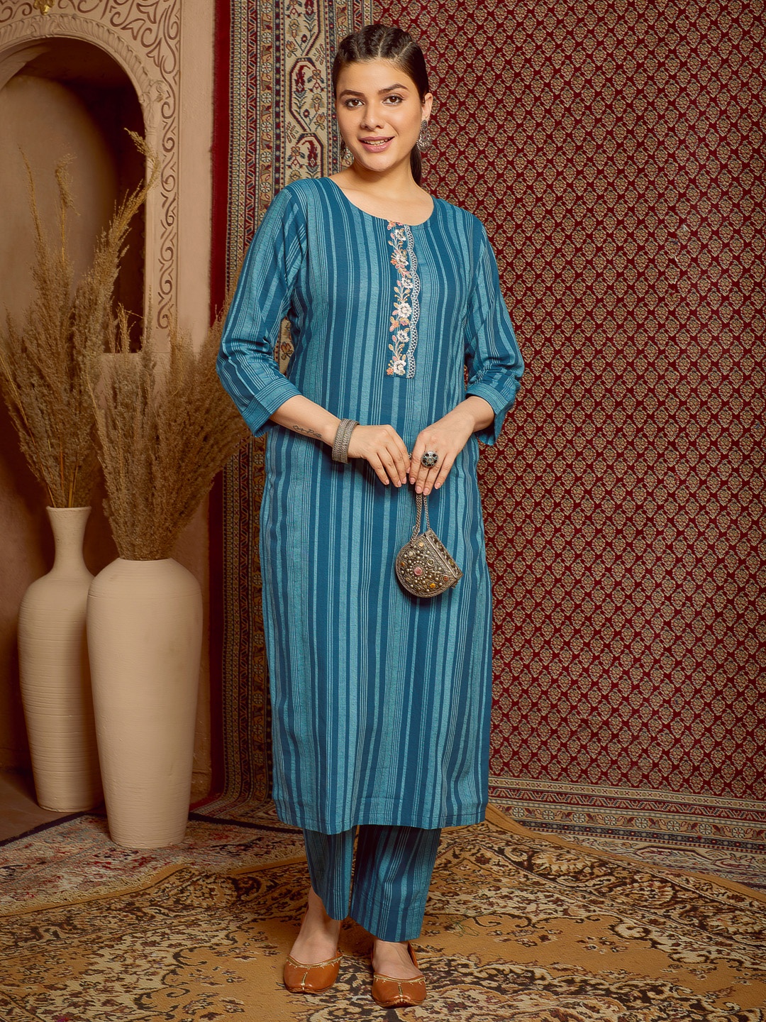 

WOMEN PLUS Women Ethnic Motifs Printed Flared Sleeves Kurta, Blue